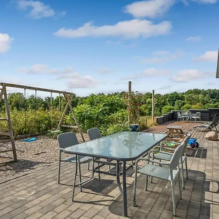 Three-bedroom In * Spottrup