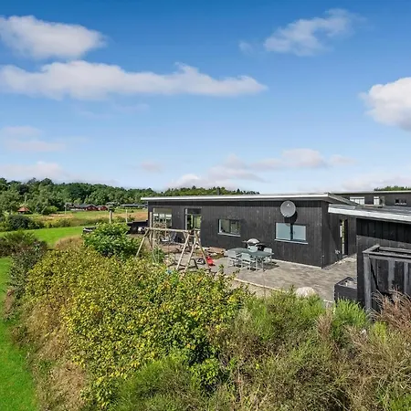 בית נופש Three-bedroom In Spottrup