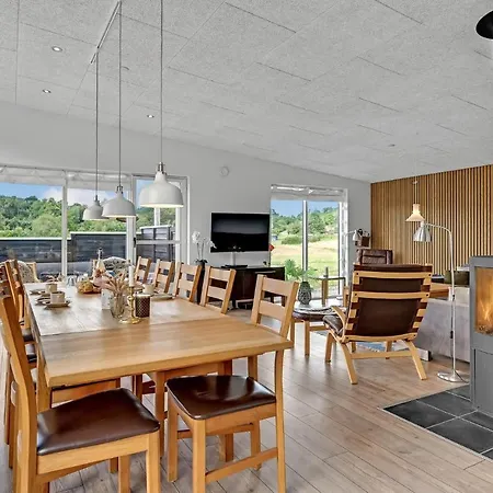 Amazing Home In Spottrup With Wifi 펜션