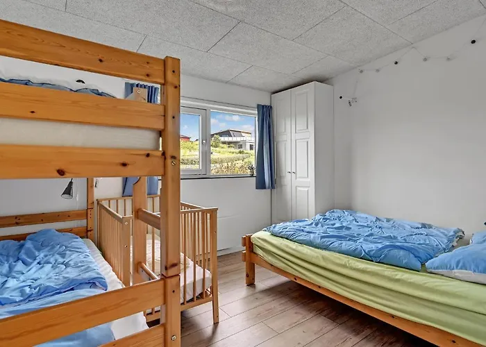 Dom wakacyjny Three-bedroom In